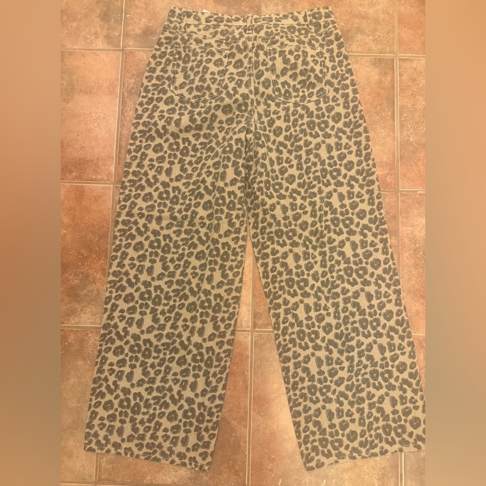 Leopard Print Wide Leg Jeans NWOT - Picture 6 of 8
